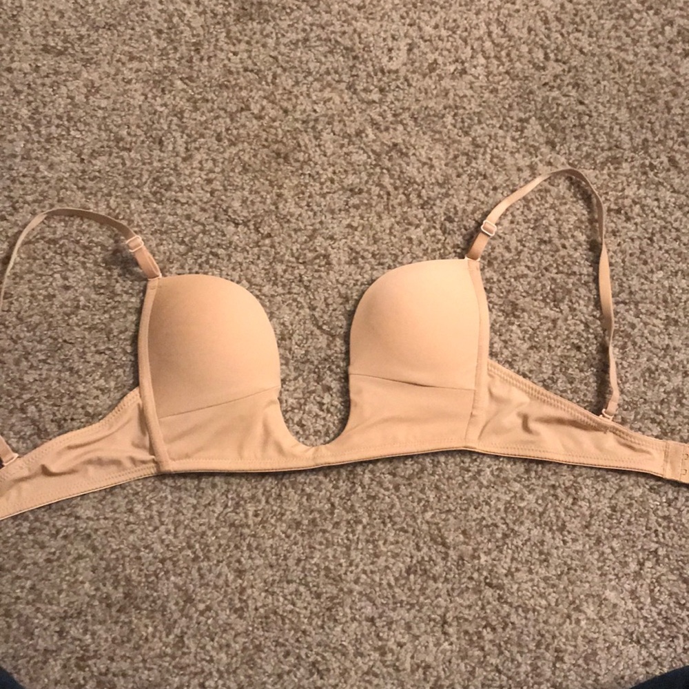 Fashionnova Nude bra size 32B